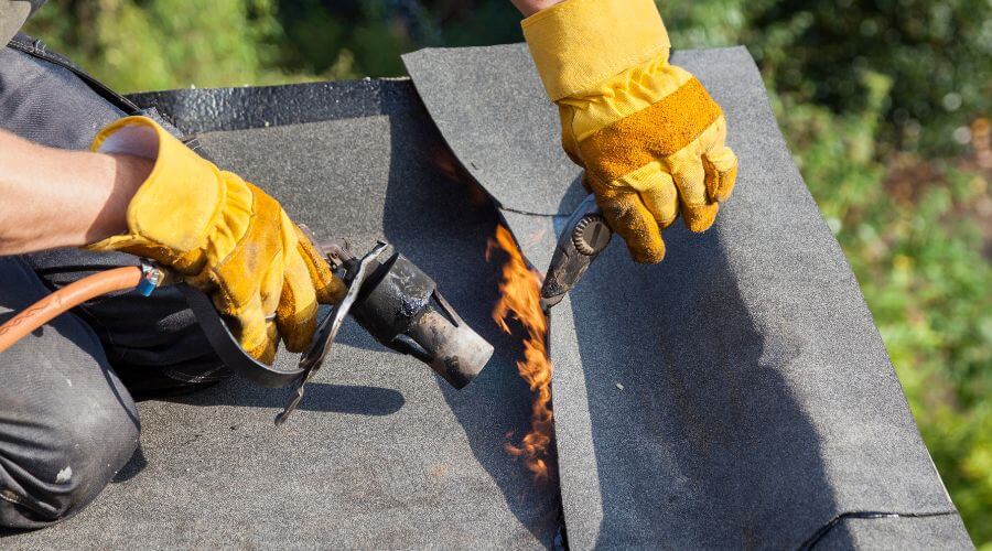 Professional gutter cleaning in Teeds Grove, IA